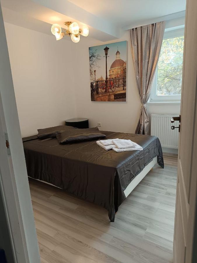 Viv Rosetti Hotel Iasi Ngoại thất bức ảnh