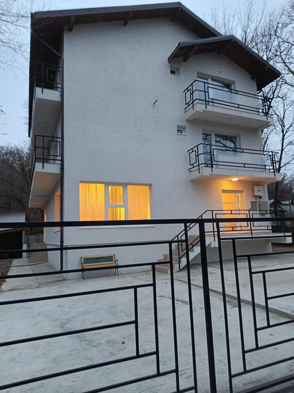 Viv Rosetti Hotel Iasi Ngoại thất bức ảnh